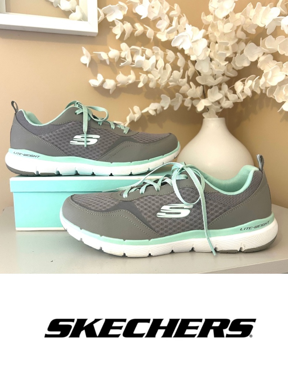 Like New Skechers Women's Flex Appeal 3.0 Go Forward Wide Width Shoes Size 8.5W